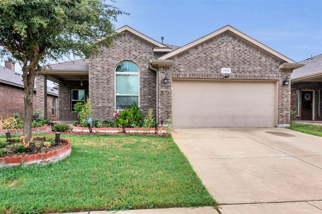 1832 Velarde Road, Fort Worth
