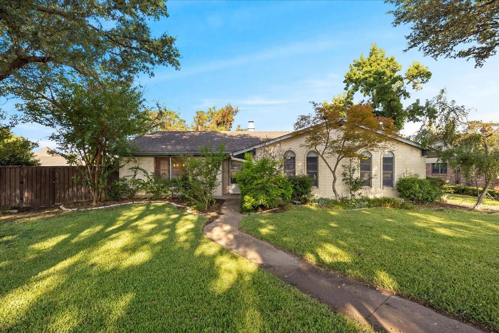 2733 Biloxi Lane, Mesquite