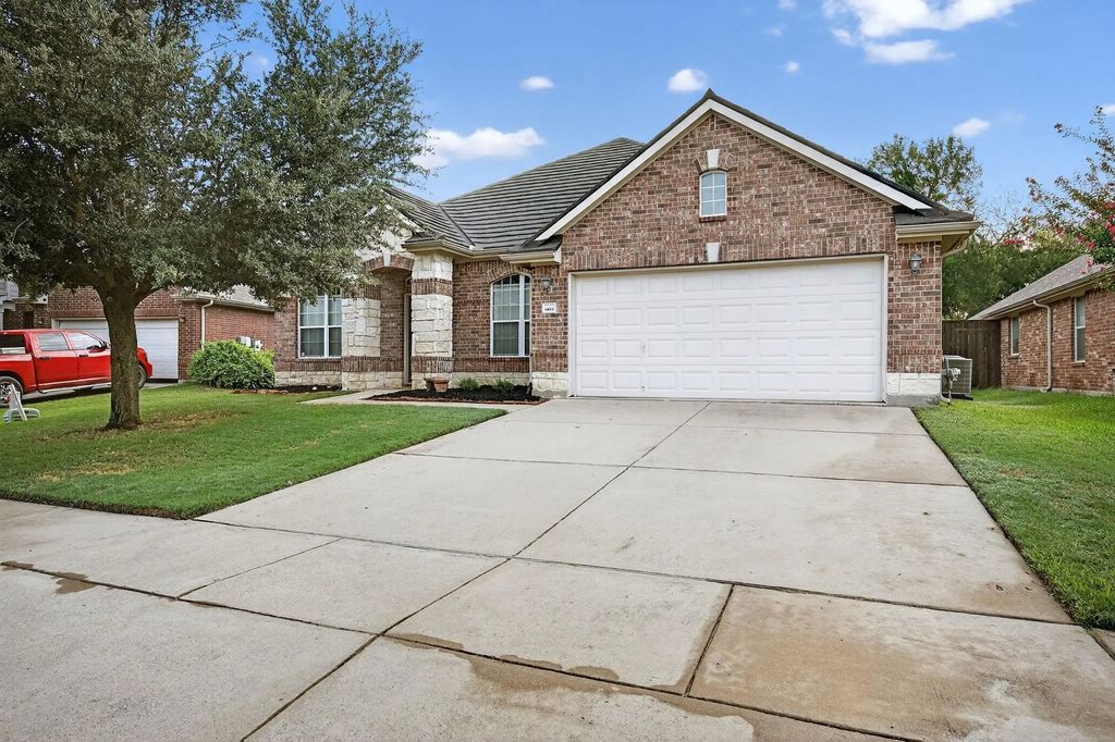 15672 Sweetpine Lane, Fort Worth