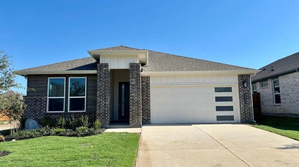 2513 Goldfinch Drive, Denton
