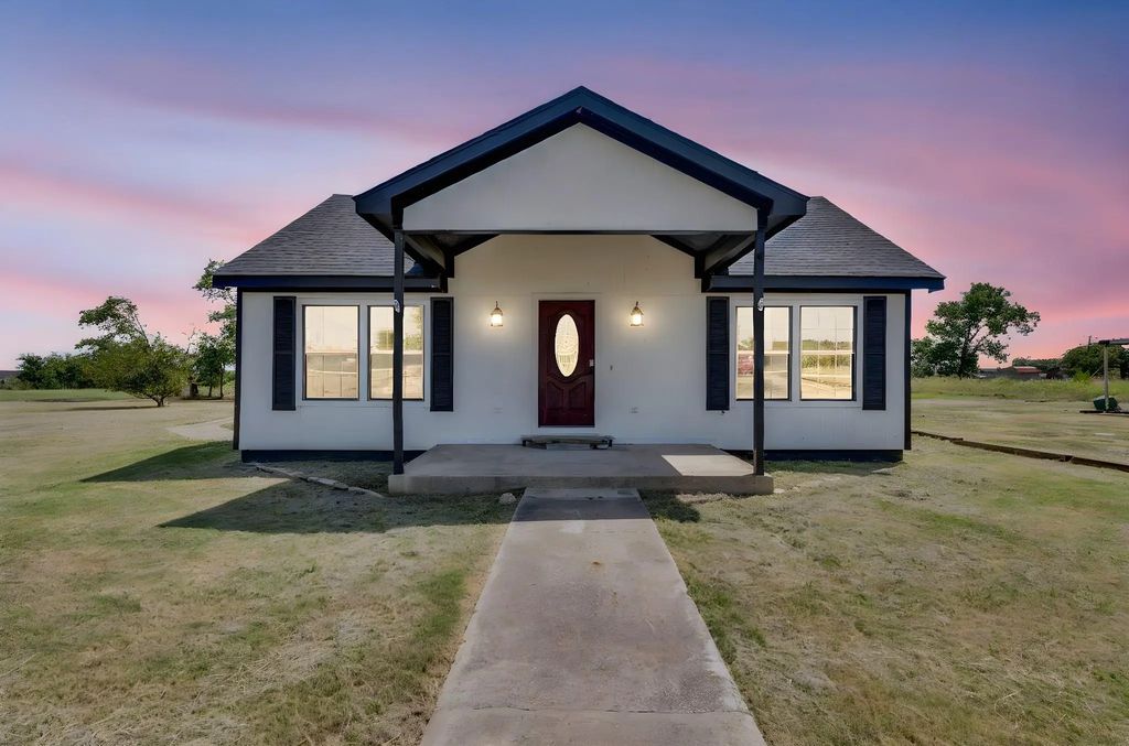 3308 N County Road 810, Alvarado