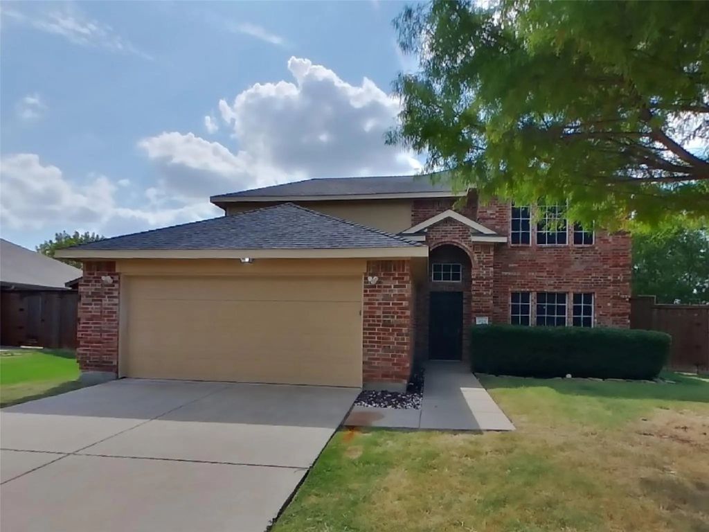 1008 W Lovers Lane, Arlington
