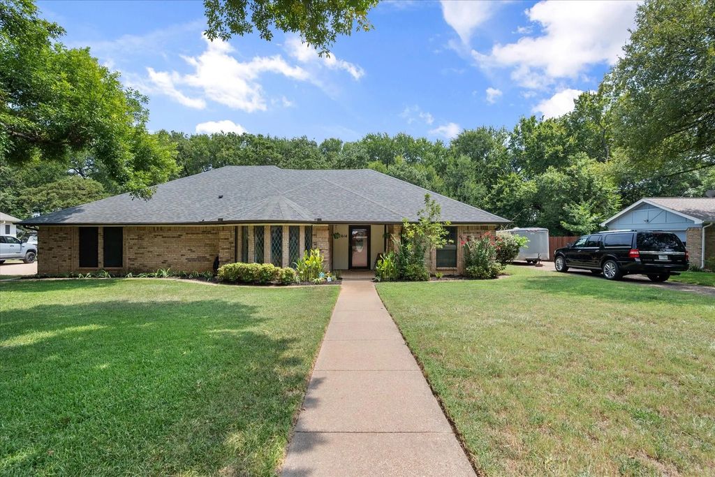 12014 Saddlehorn Lane, Mansfield