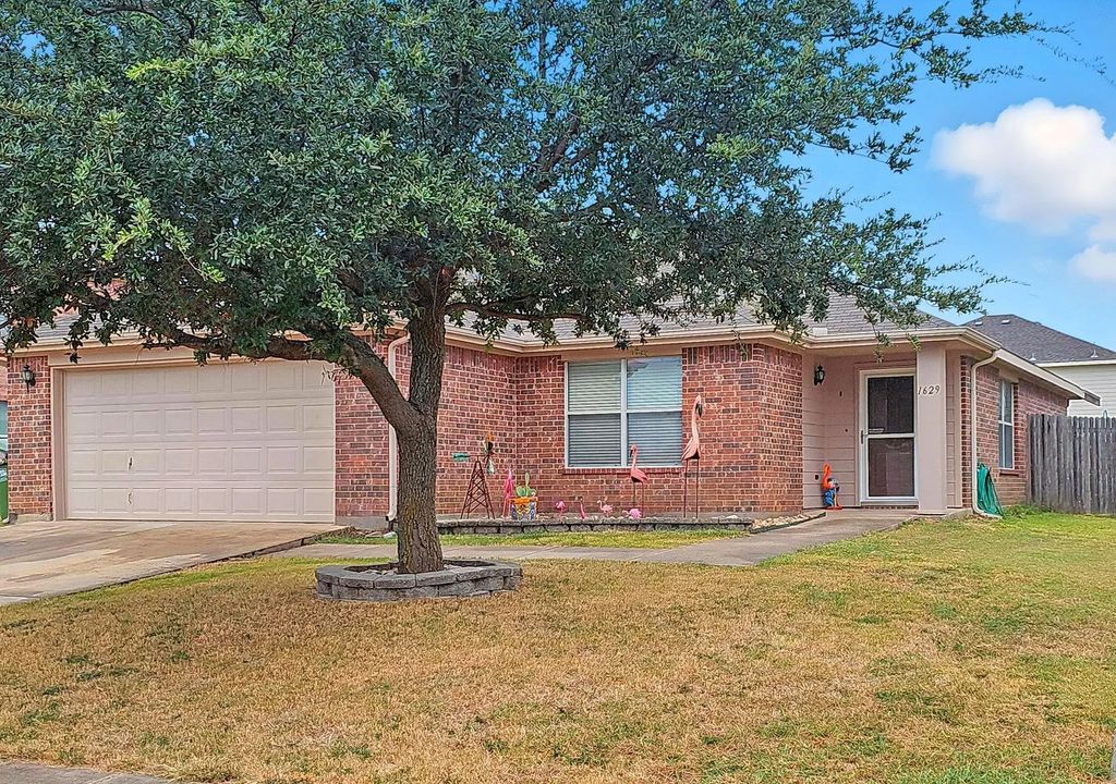 1629 Santa Fe Trail, Krum