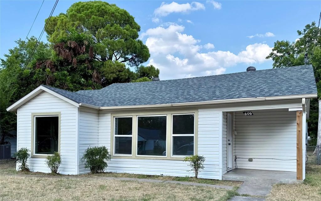 606 Worthview Drive, River Oaks