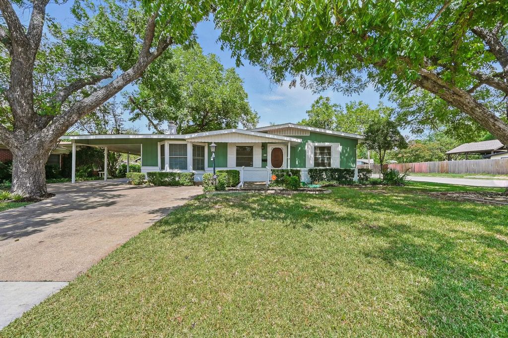 607 Carswell Terrace, Arlington