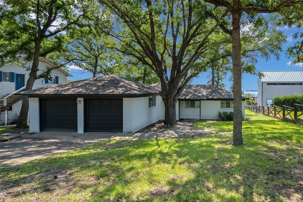 125 Pebble Beach Drive, Mabank