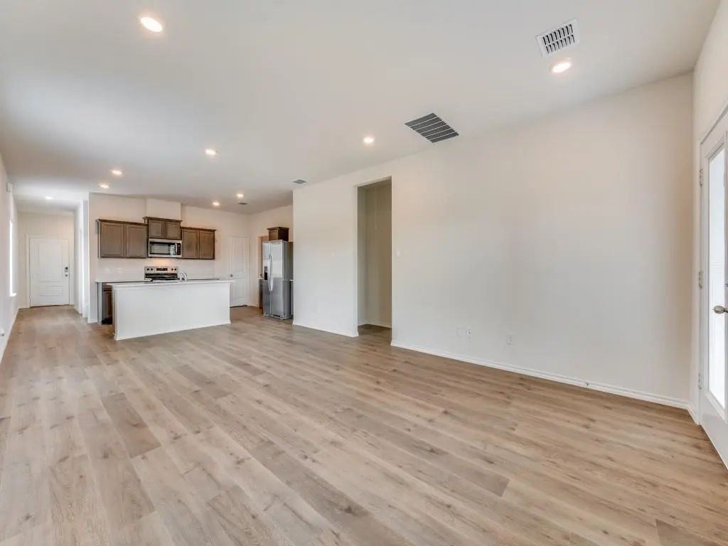 549 Minnie Lane, Pilot Point