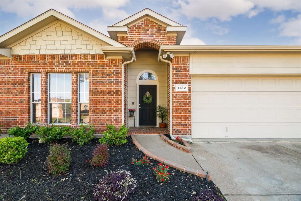 1132 Blackburn Drive, Fort Worth