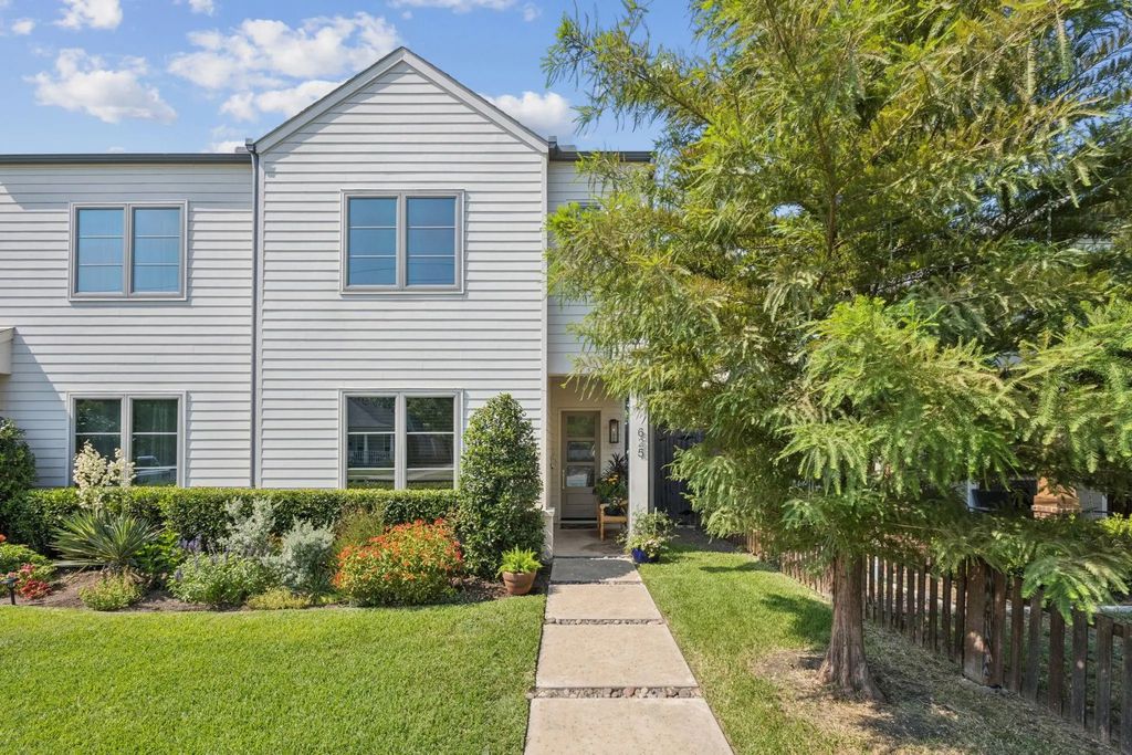 625 W 8th Street, Dallas