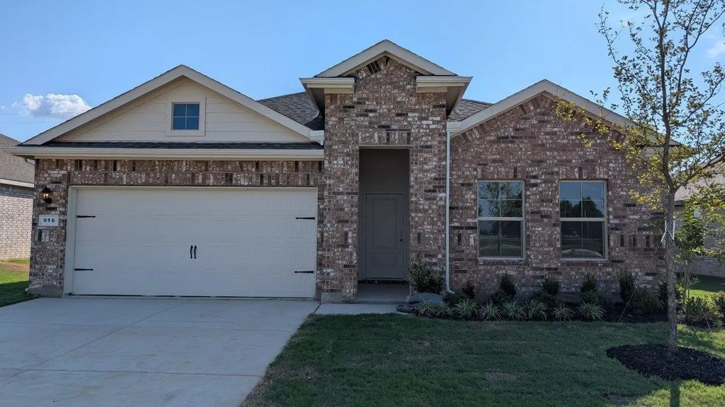 916 Boll Weevil Drive, Cleburne