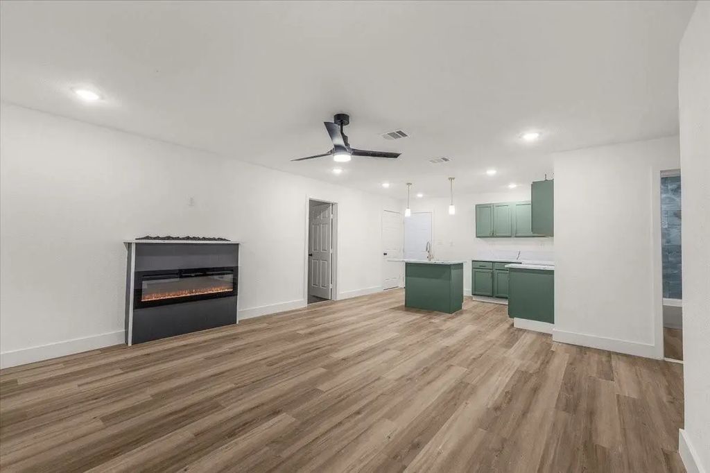 929 Glen Garden Drive, Fort Worth