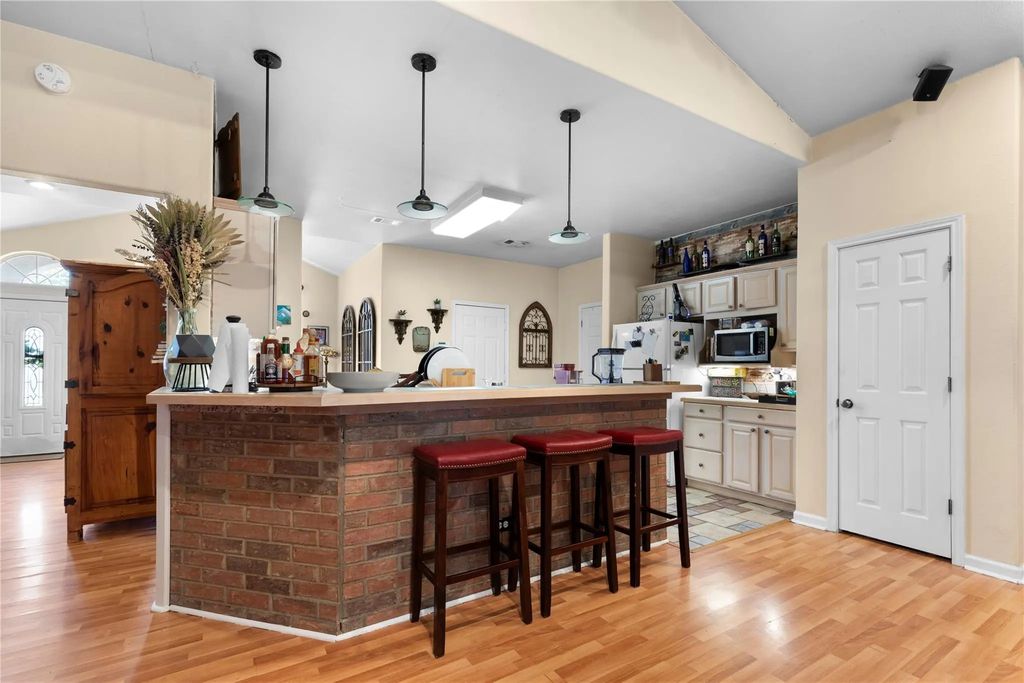 741 S Valentine Drive, Sherman