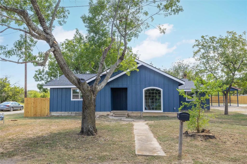 2911 Hemphill Street, Brownwood