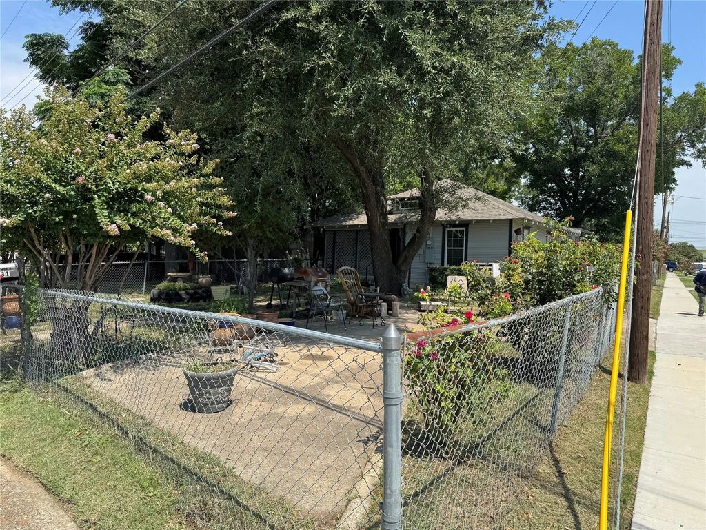 3831 Bernal, Dallas
