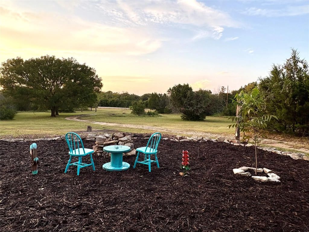651 County Road 4820, Kempner