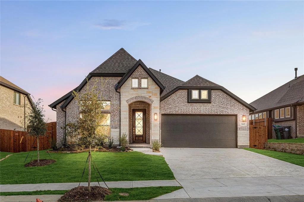 5605 Hazelnut Lane, Denton