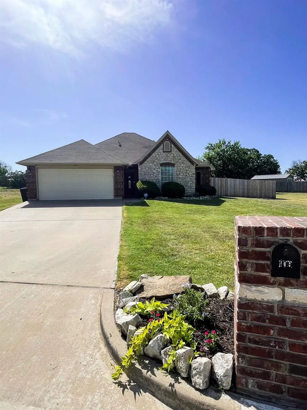 409 Ridgeway Boulevard, Weatherford