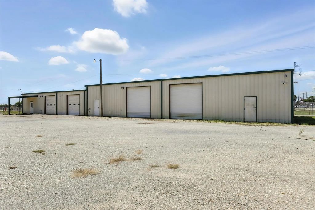 3417 County Road 920, Crowley
