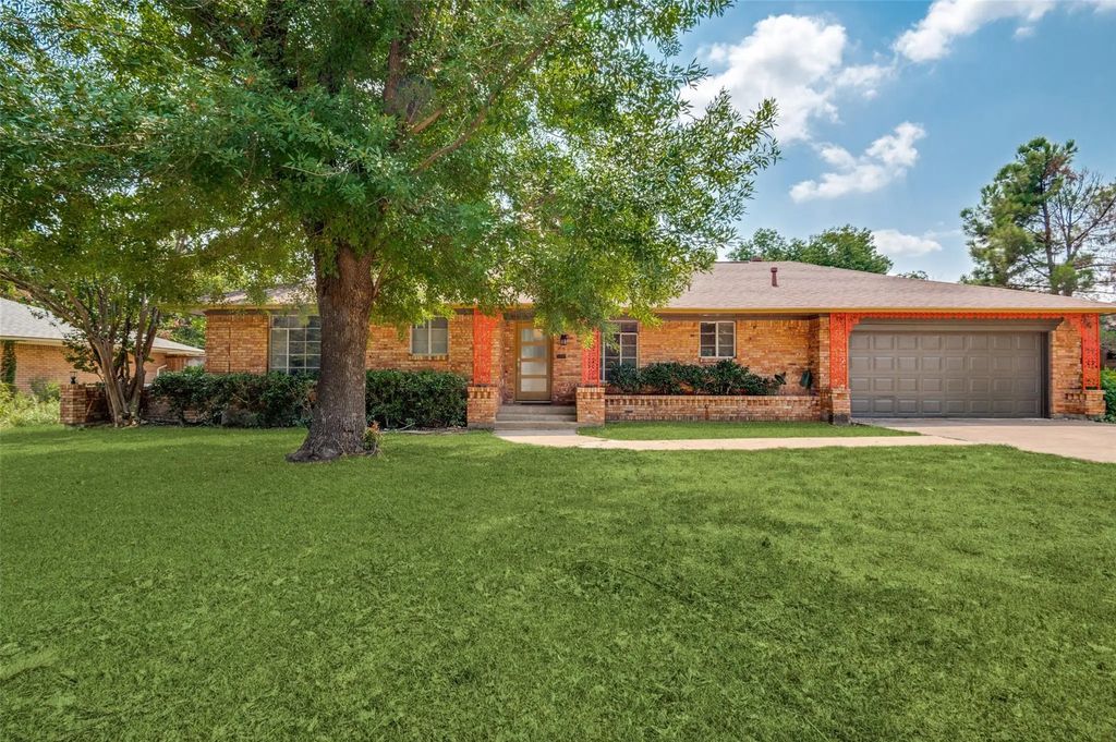 620 Woolsey Drive, Dallas
