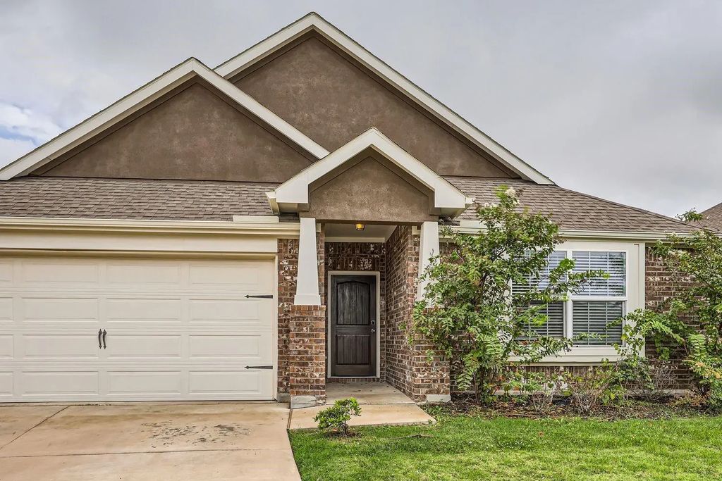 6129 Fall Creek Drive, Fort Worth