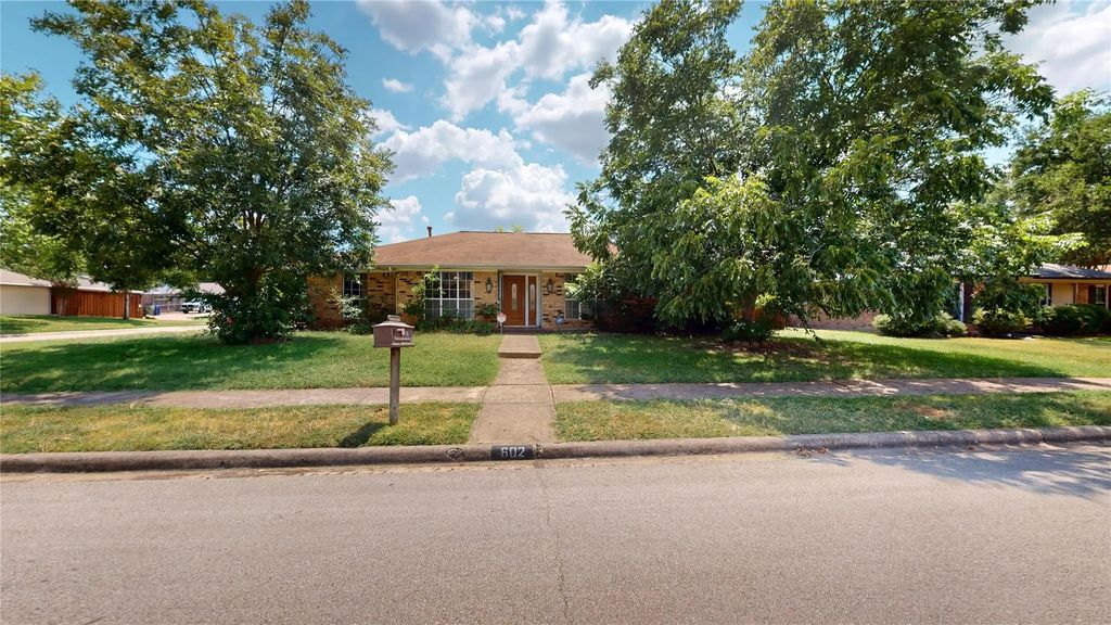 602 Brookfield Drive, Garland
