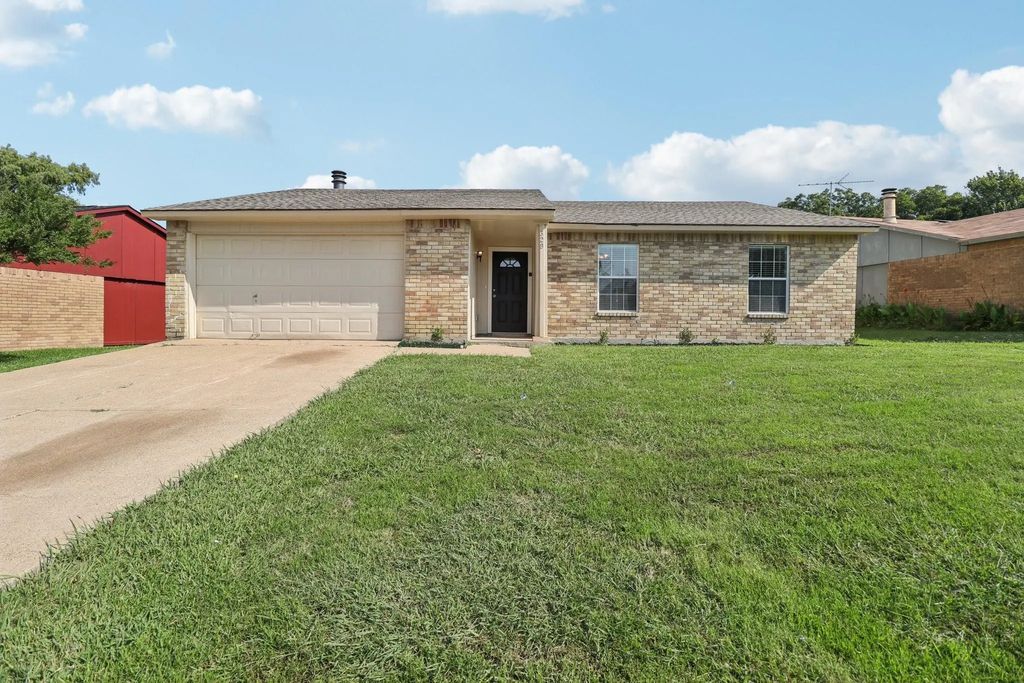 329 Rockcrest Drive, Mesquite