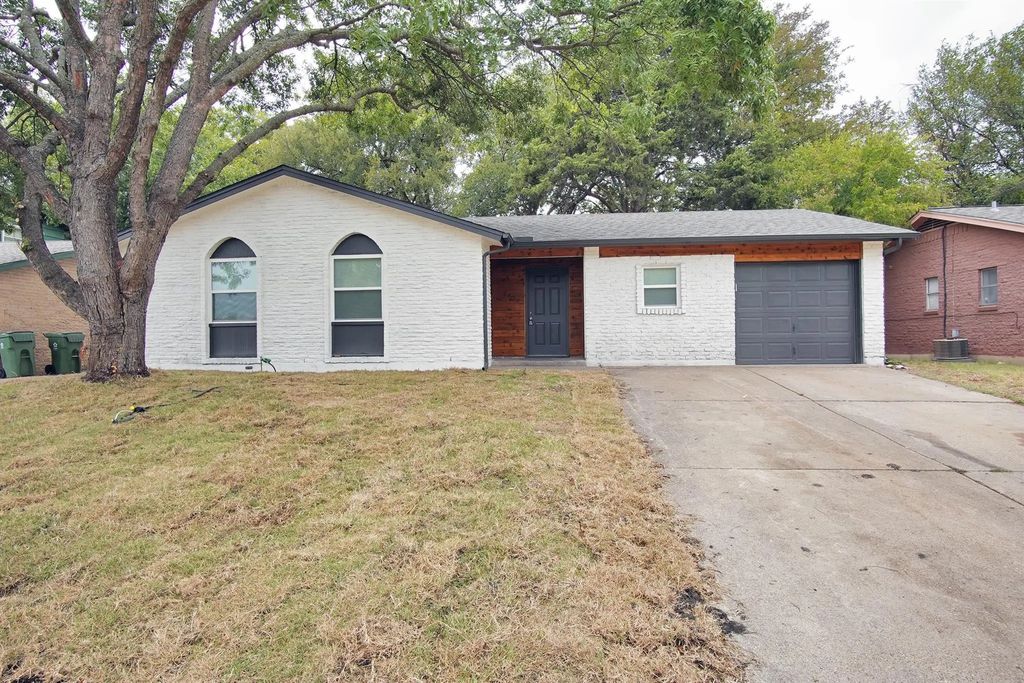 2402 Ozark Drive, Arlington
