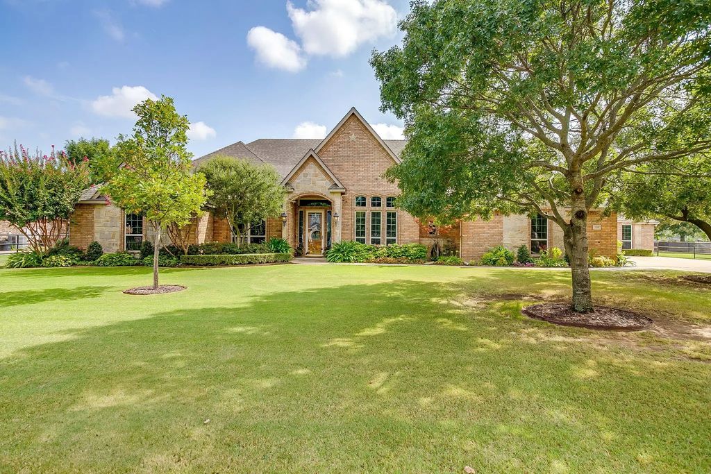1008 Blue Roan Lane, Crowley