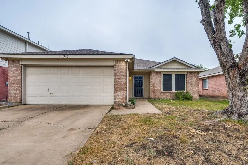 1580 Chivalry Lane, Little Elm