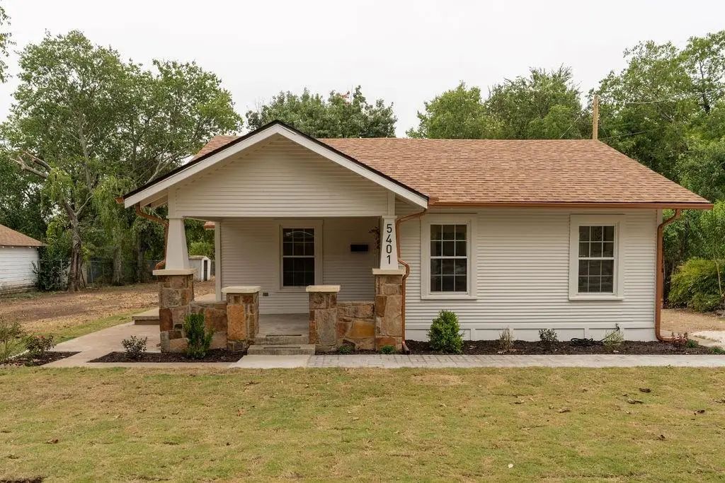 5401 Baylor Avenue, River Oaks