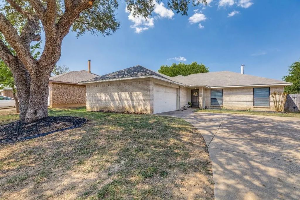 2600 Echo Point Drive, Fort Worth