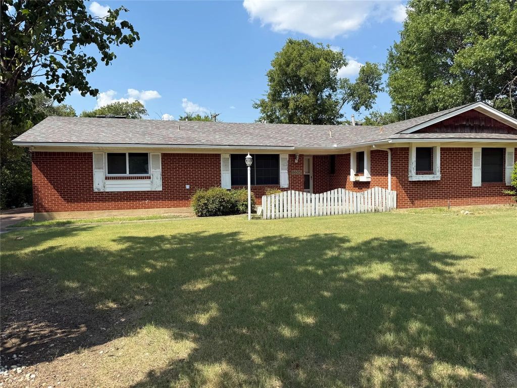 8605 Banff Drive, Dallas