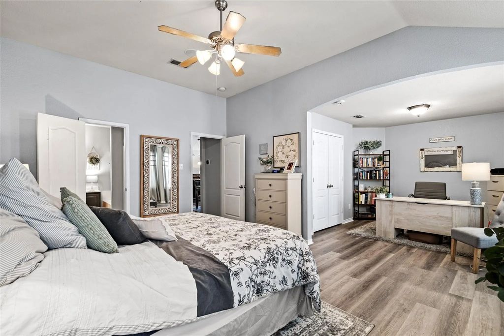 13013 Evergreen Drive, Fort Worth