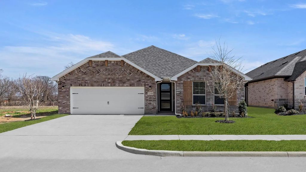 2244 Sesaro Drive, Aubrey