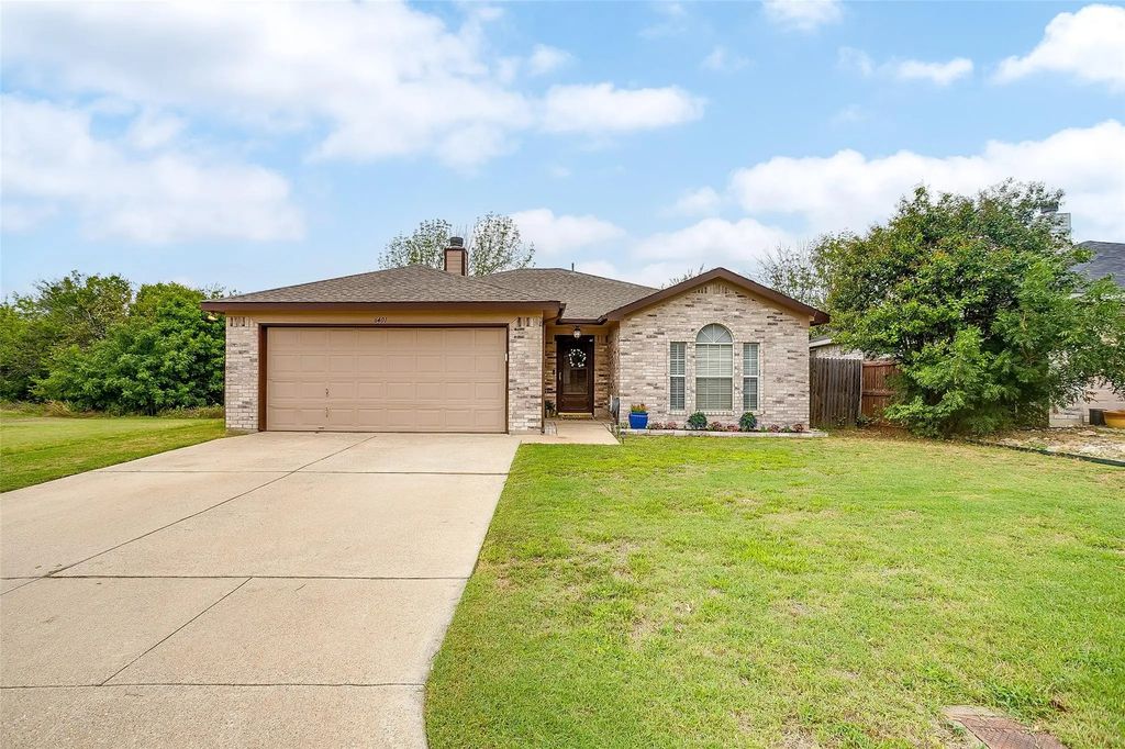 6401 Riverwater Trail, Fort Worth