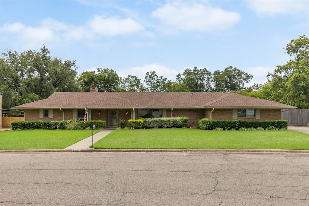 2405 Webb Avenue, Greenville