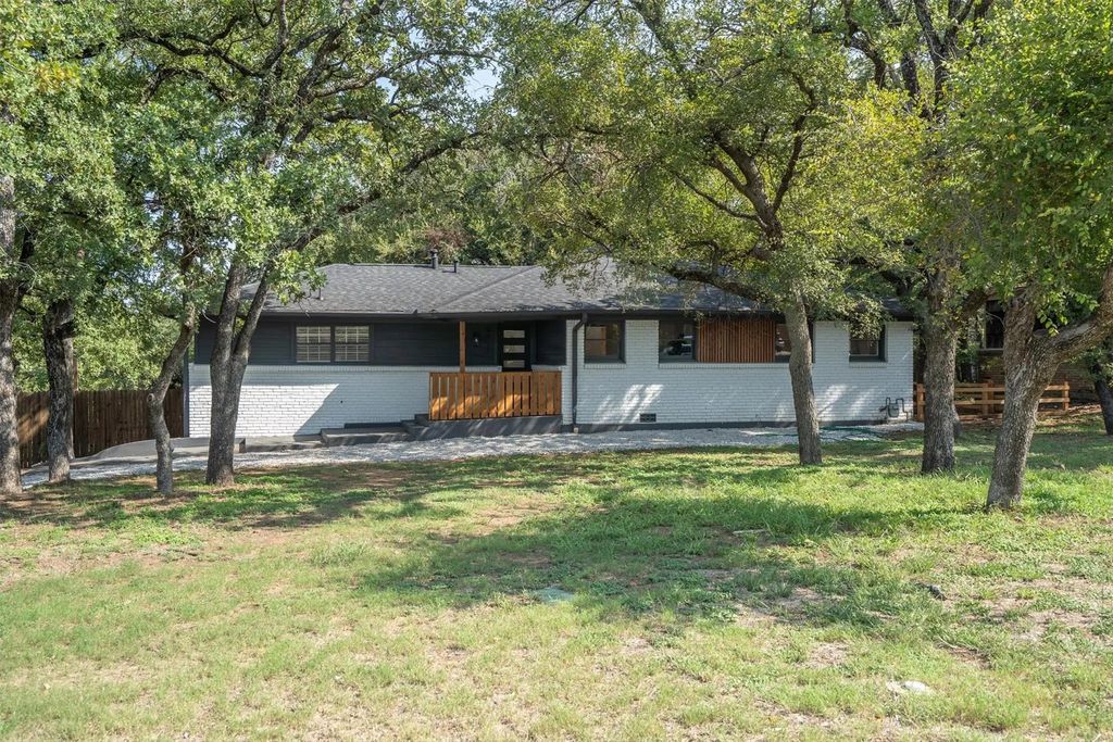 5917 Yosemite Drive, Fort Worth