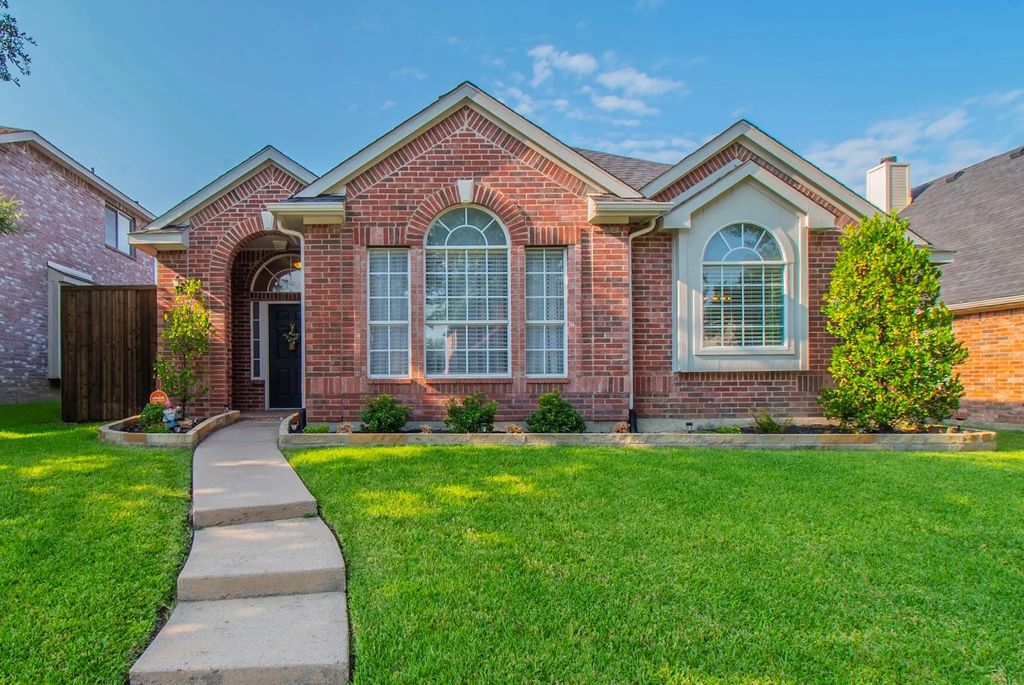1677 Big Bend Drive, Lewisville