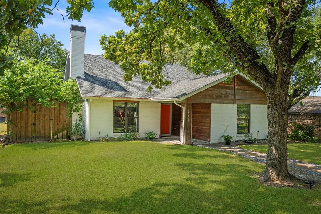 10830 Hayfield Drive, Dallas