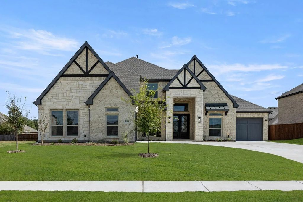 1818 Whisperwood Way, Midlothian