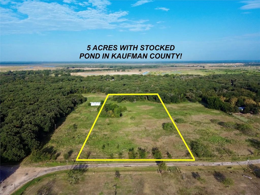 9833 R And R Circle Lot 3, Kemp