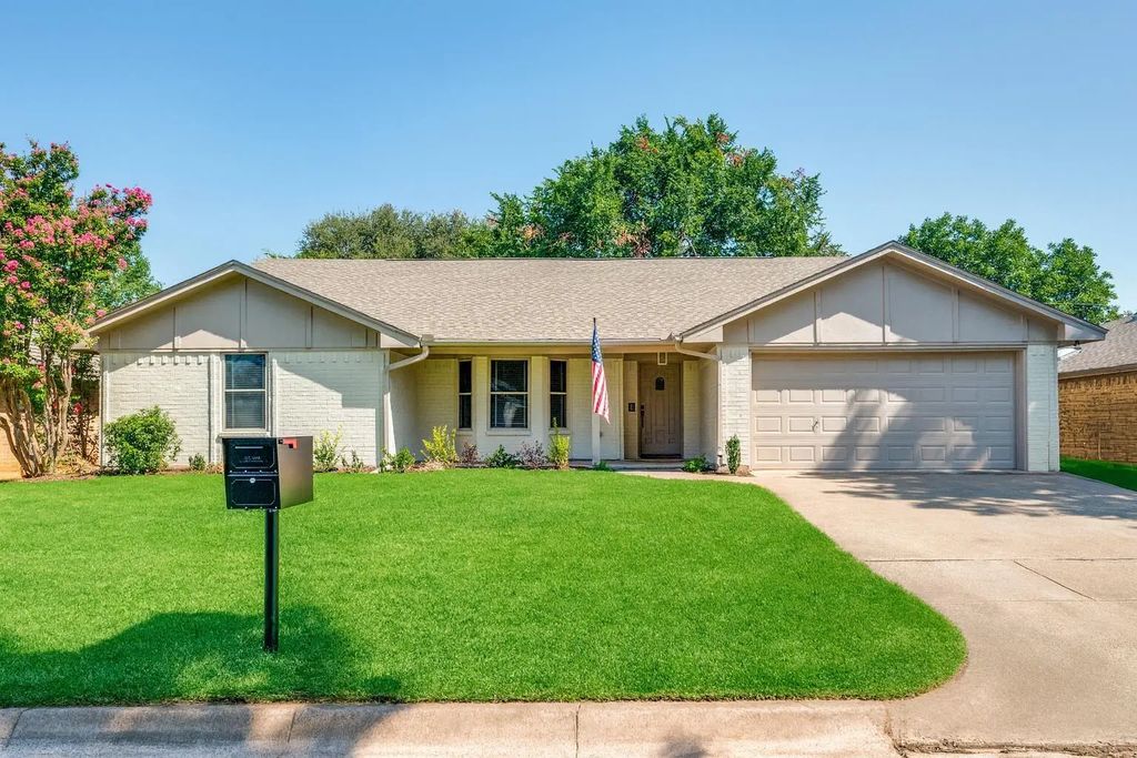 1015 De Pauw Drive, Arlington