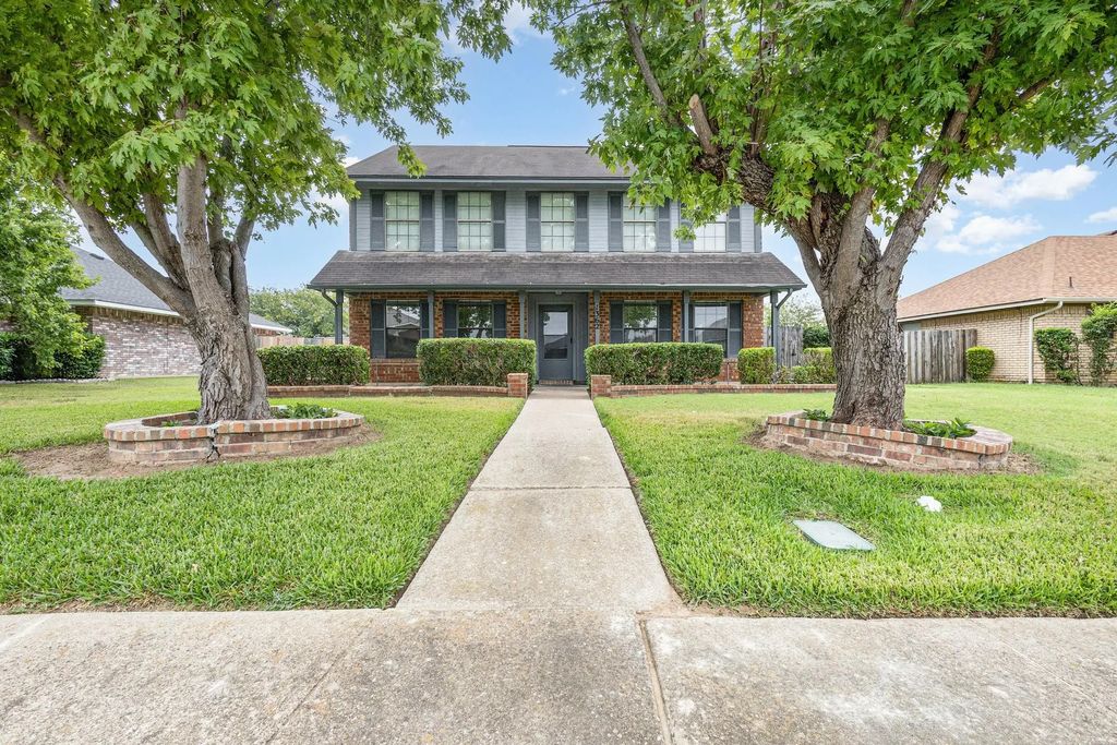 1362 Rosewood Lane, Lancaster