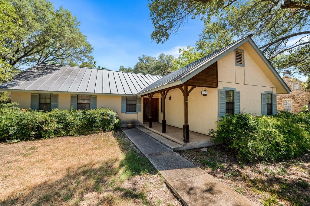1315 Fiorella Street, Castroville