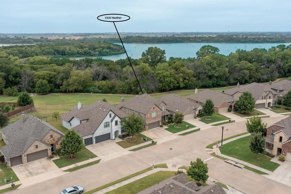 1316 Heather Lane, Little Elm