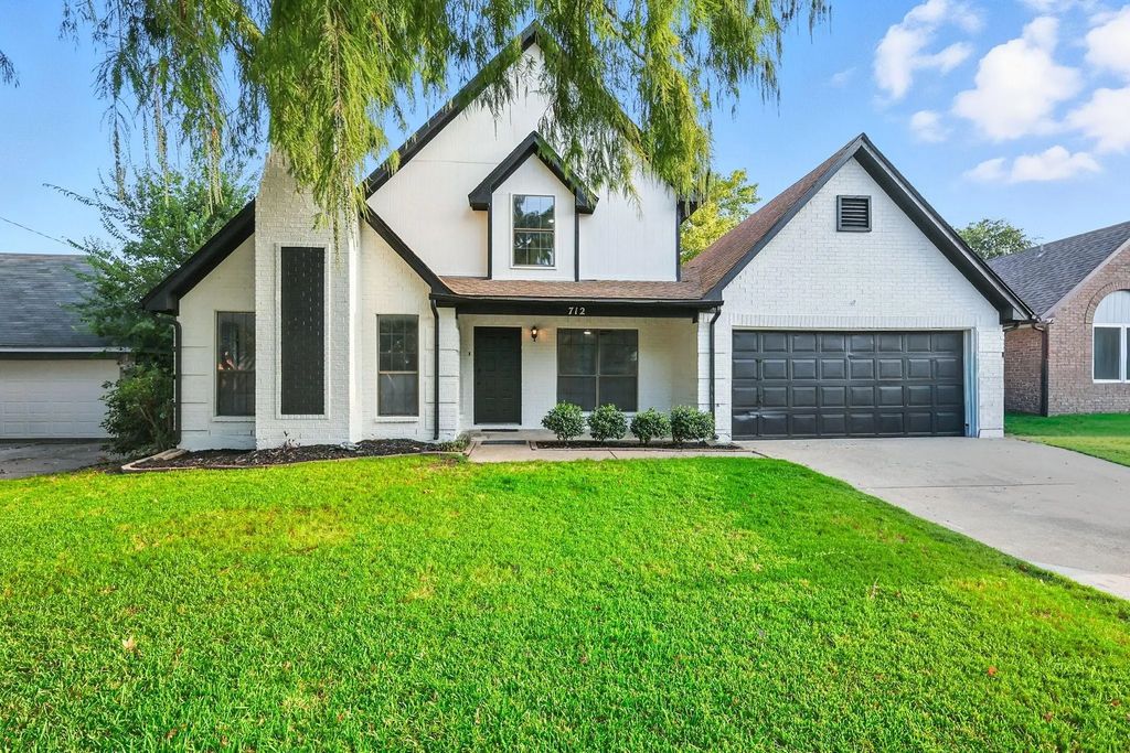712 Greenleaf Drive, Arlington
