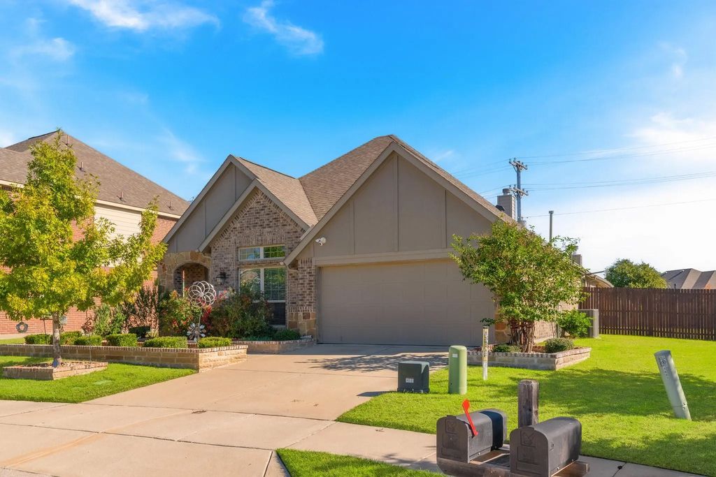 1425 Freesia Drive, Little Elm