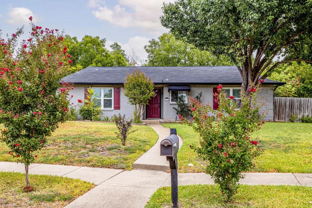 4613 Redwood Drive, Garland