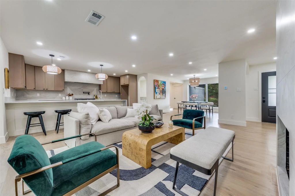 9805 Bluff Dale Drive, Dallas